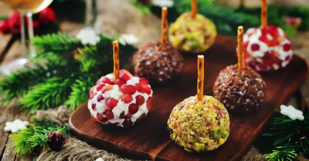 Cake Pops au Chèvre Enrobés de Graines pour Noël : Un Apéritif Innovant