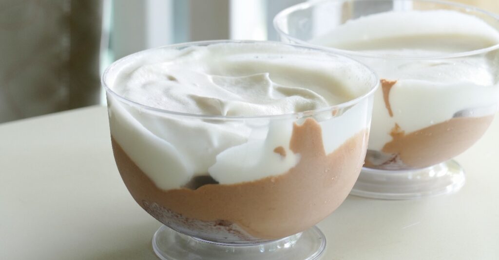 Coupelles Mousse Chocolat au Lait & Crème au Thermomix : Une Combinaison Divine