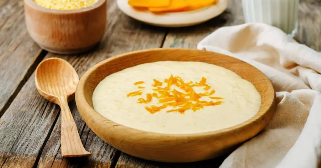 Polenta Crémeuse au Cheddar au Thermomix : Un Régal de Fromage Fondant