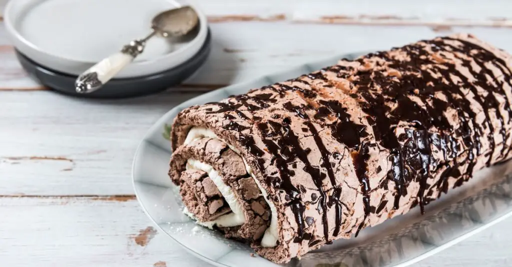 Roulade de Meringue au Chocolat au Thermomix : Un Tourbillon Gourmand de Saveurs