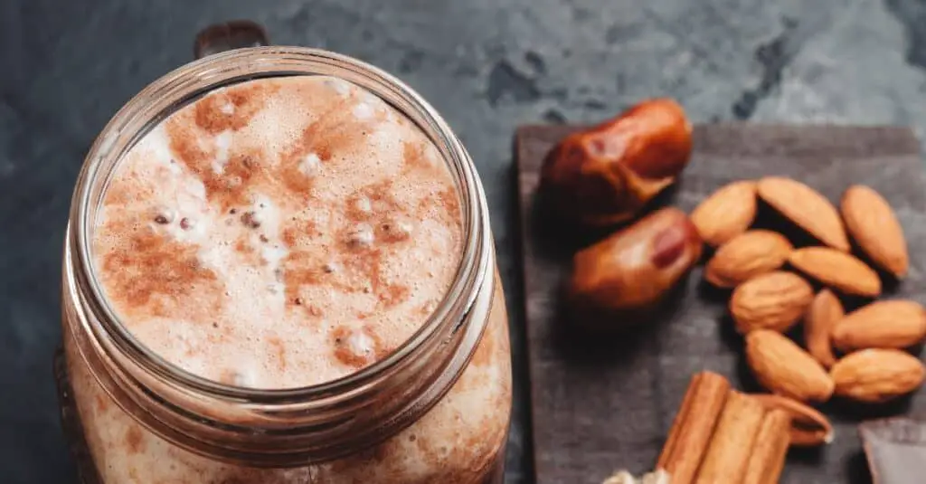 Smoothie Chocolaté à la Datte Amande et Cannelle au Thermomix