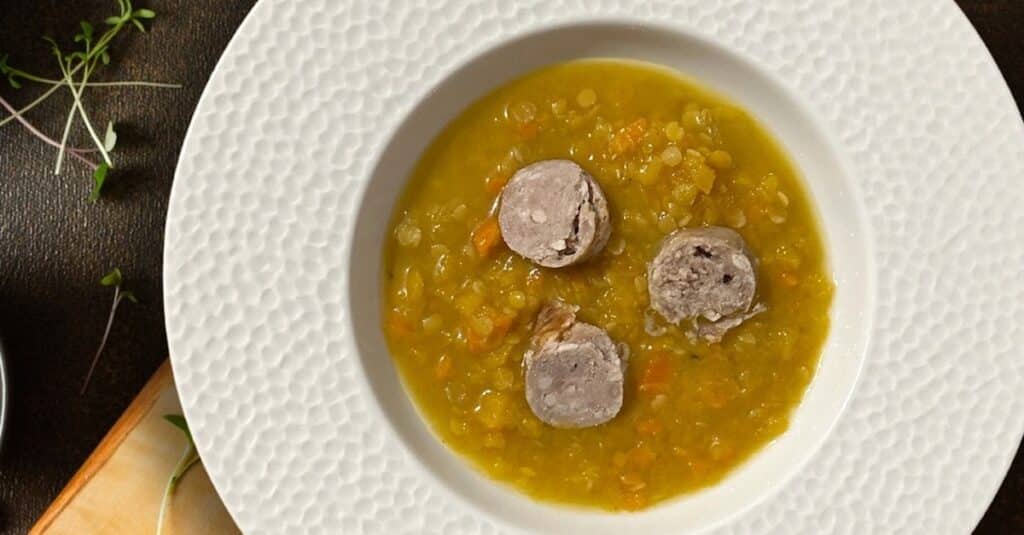 Soupe aux lentilles corail légumes et saucisses au Thermomix : Un Délice Réconfortant