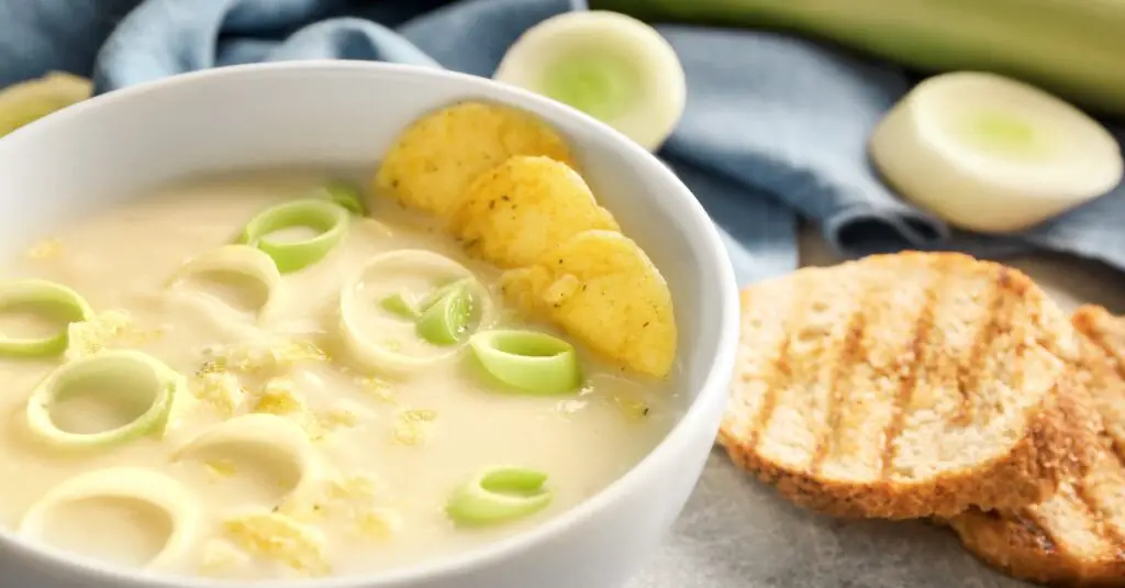 Soupe de Pommes de Terre et Poireaux au Thermomix : Réconfortante et Savoureuse