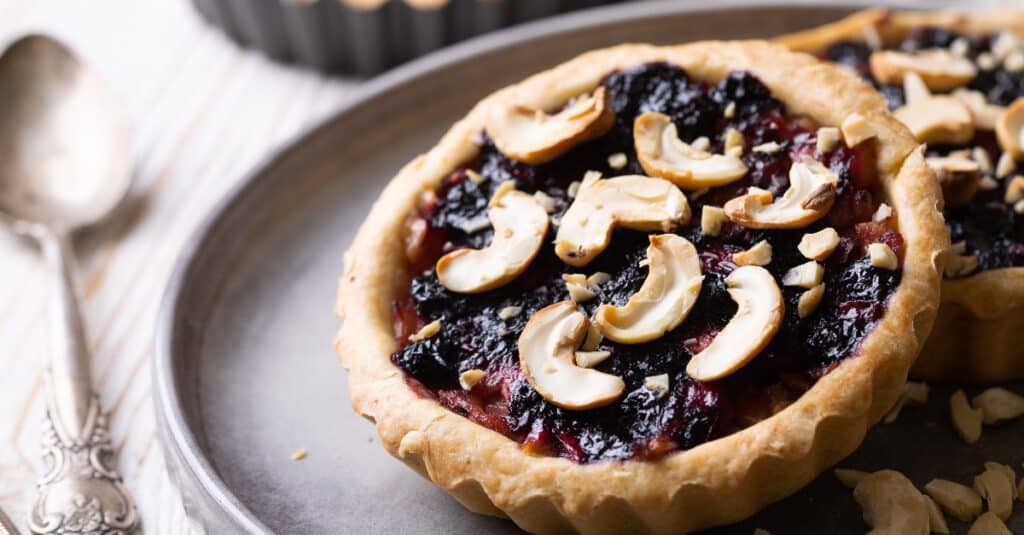 Tartelettes à la Confiture de Myrtilles et Noix de Cajou : Un Vrai Délice