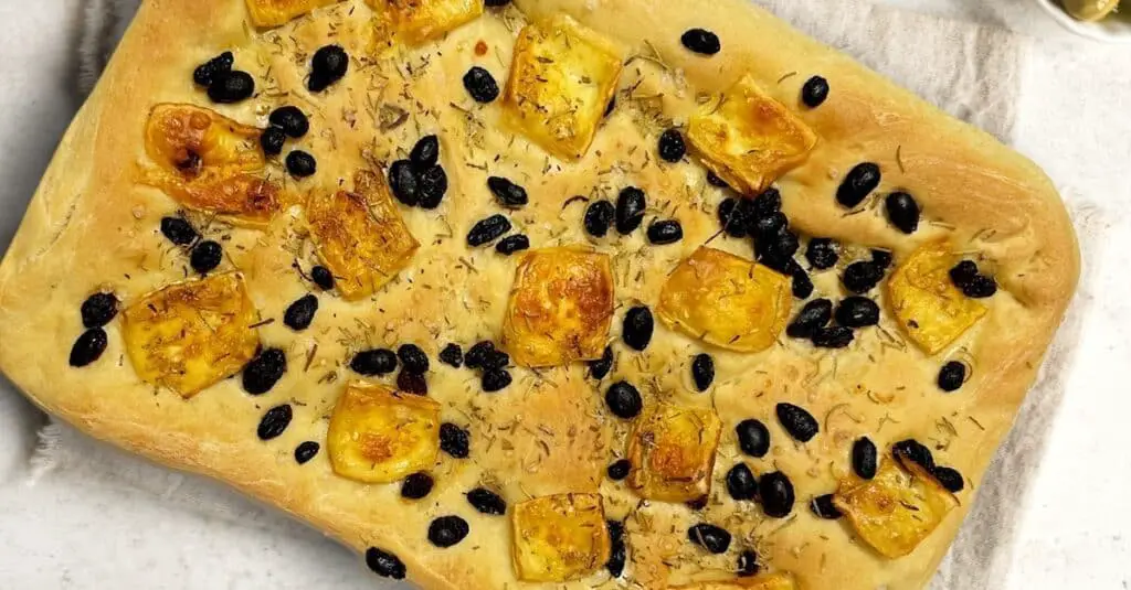 Pain plat aux raisin brie et romarin au Thermomix : Une Harmonie Gourmande