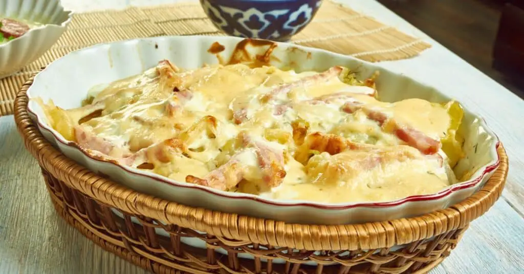 Tartiflette Pommes de Terre Jambon et Brie au Thermomix : Un Festin Crémeux