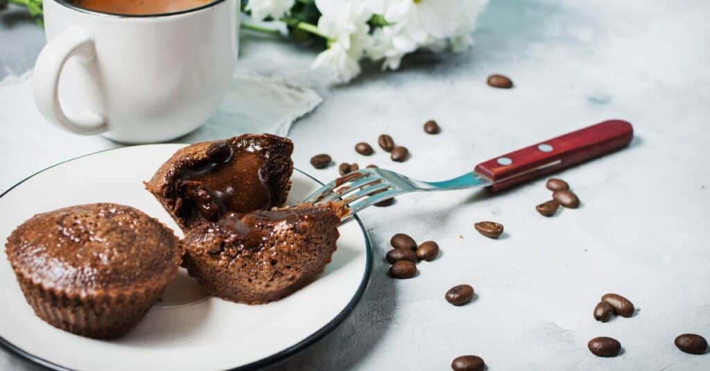 Muffins Coulants au Chocolat Noir au Thermomix : Le Plaisir Fondant dans Chaque Bouchée