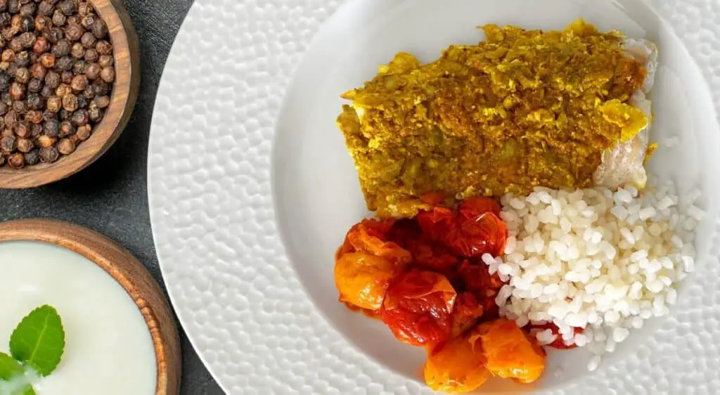 Poisson au four au curcuma et sauce tomate au Thermomix : Un Savoureux Voyage