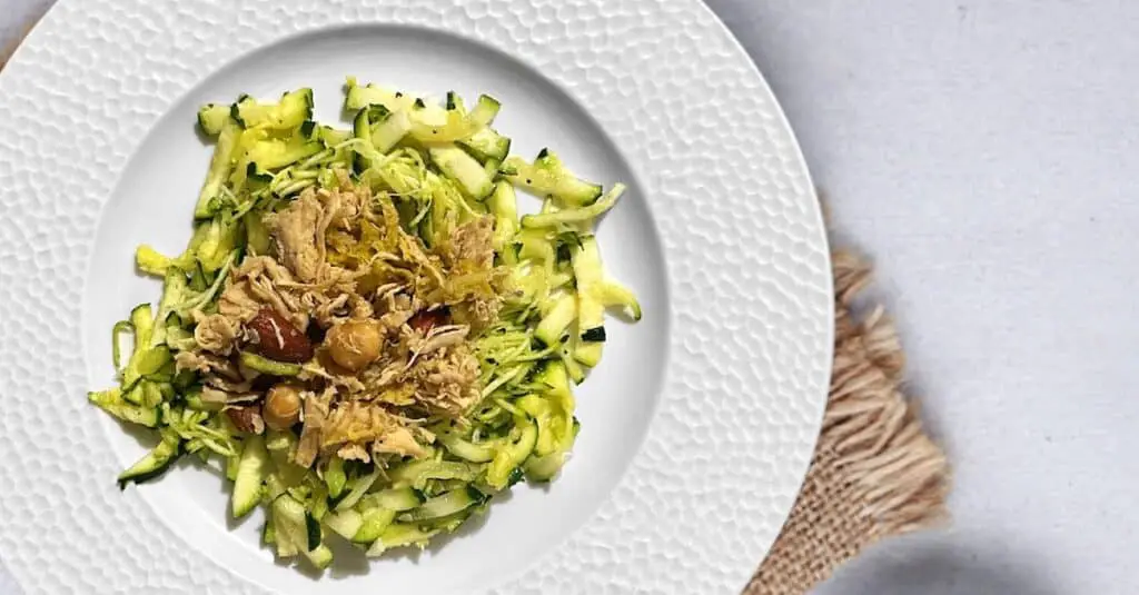 Poulet gingembre sésame et nouilles de courgettes au Thermomix : Un Festin Épicé