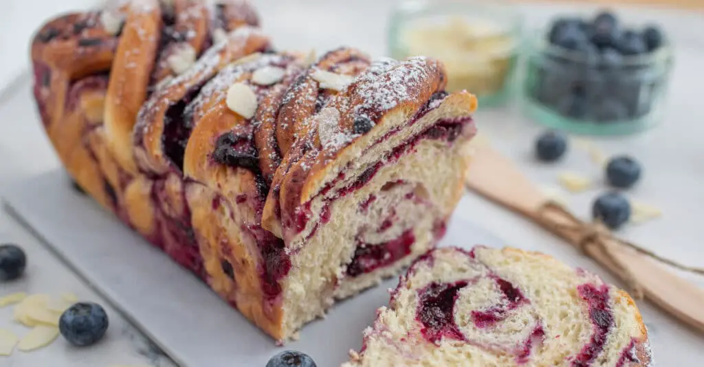 Babka Briochée aux Myrtilles au Thermomix : Un Délice Tendre et Fruité à Déguster en Toute Gourmandise