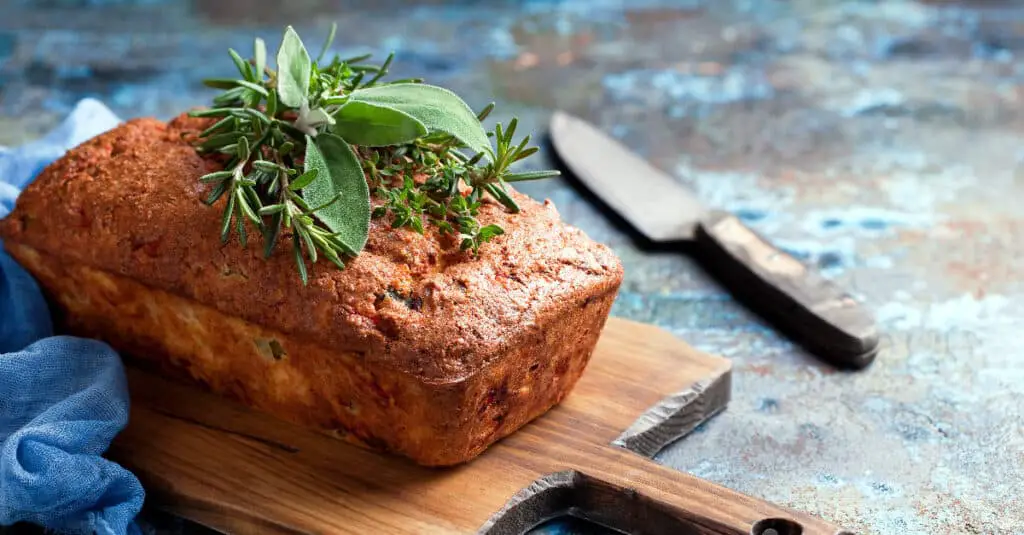 Cake salé au poivron et jambon au Thermomix : Un délice salé à partager en toute simplicité 