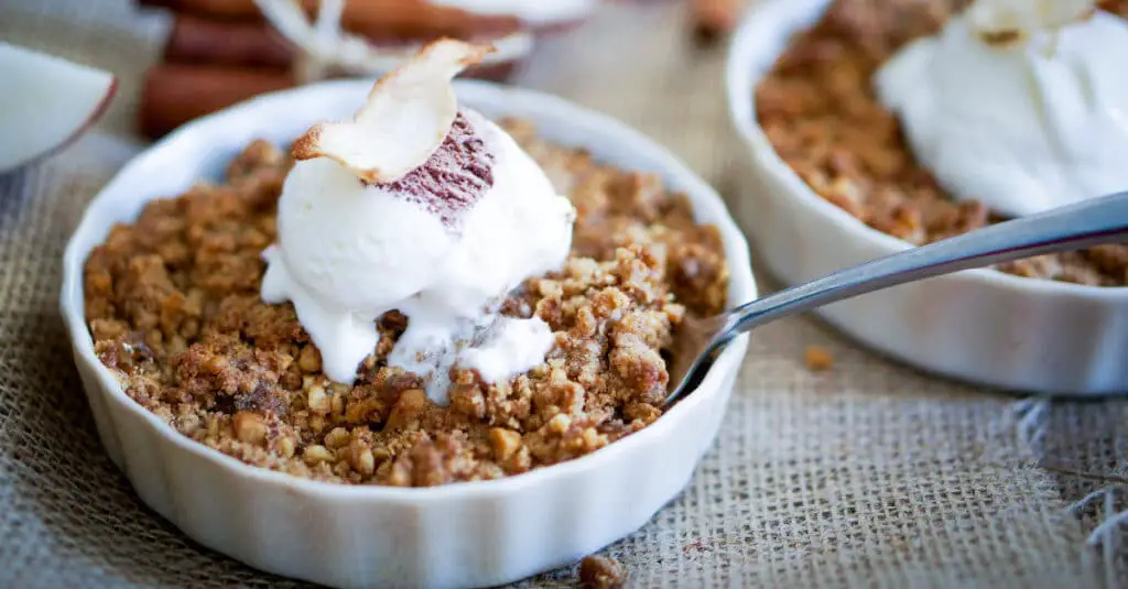 Crumble aux Pommes avec Crème Glacée au Thermomix : Un Dessert Réconfortant et Gourmand