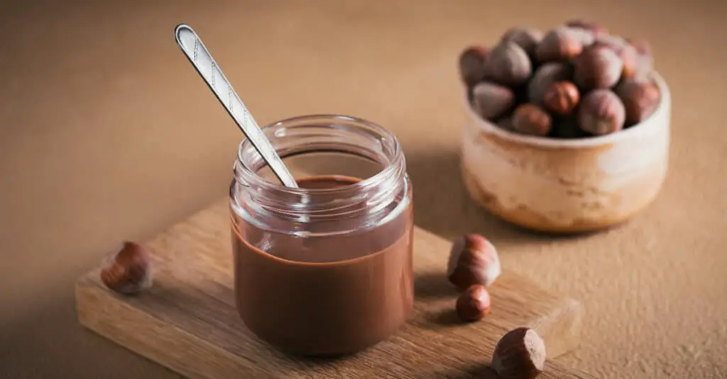 Découvrez notre délicieuse recette de Tartinade de chocolat au lait aux noisettes au Thermomix