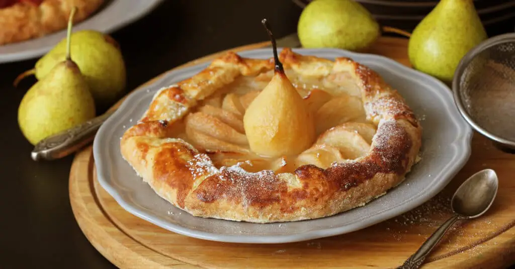 Délectez-vous avec notre recette de Galette Rustique aux Poires au Thermomix : un dessert chaleureux et réconfortant