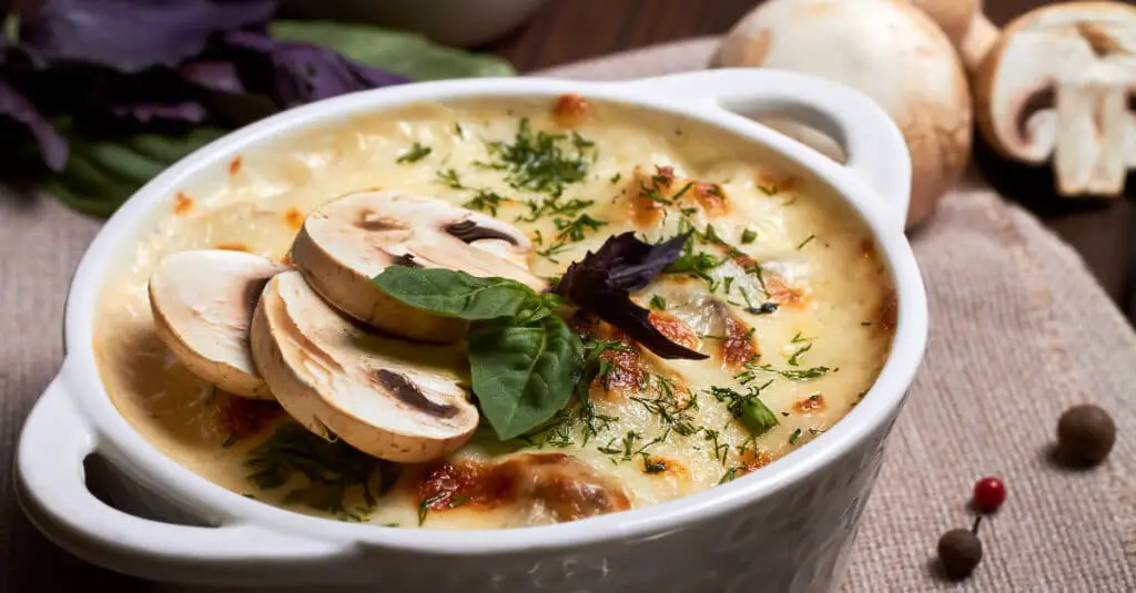 Julienne de Poulet aux Champignons et Fromage au Thermomix : Un Plat Réconfortant et Savoureux