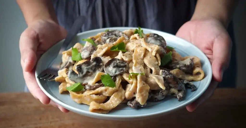 Pâtes Maison aux Champignons Sauce Carbonara au Thermomix : Un Régal Fait Maison