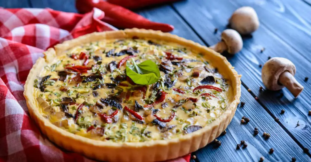 Quiche aux Champignons Poivron Rouge Lardons au Thermomix : Un Plat Succulent et Réconfortant