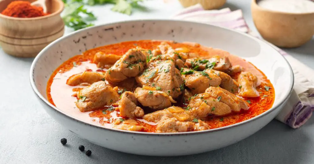 Ragoût de Poulet au Paprika au Thermomix : Un Plat Réconfortant et Savoureux