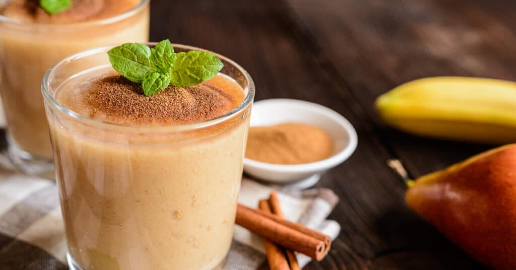 Smoothie Banane Poire et Cannelle au Thermomix : Un Délice Frais et Énergisant pour vos Matinées