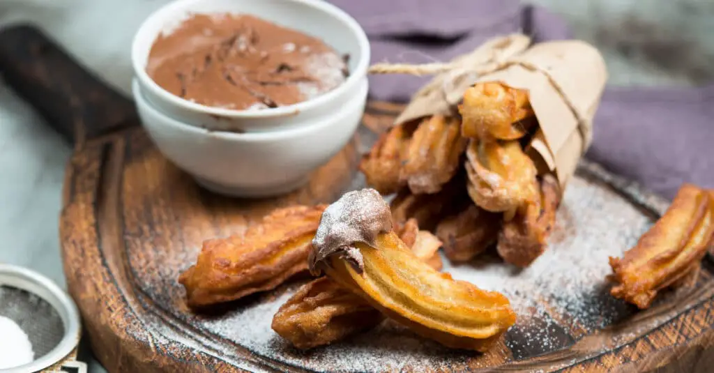 Churros au Chocolat et Sucre en Poudre au Thermomix : Un Délice Croquant à Déguster Sans Modération