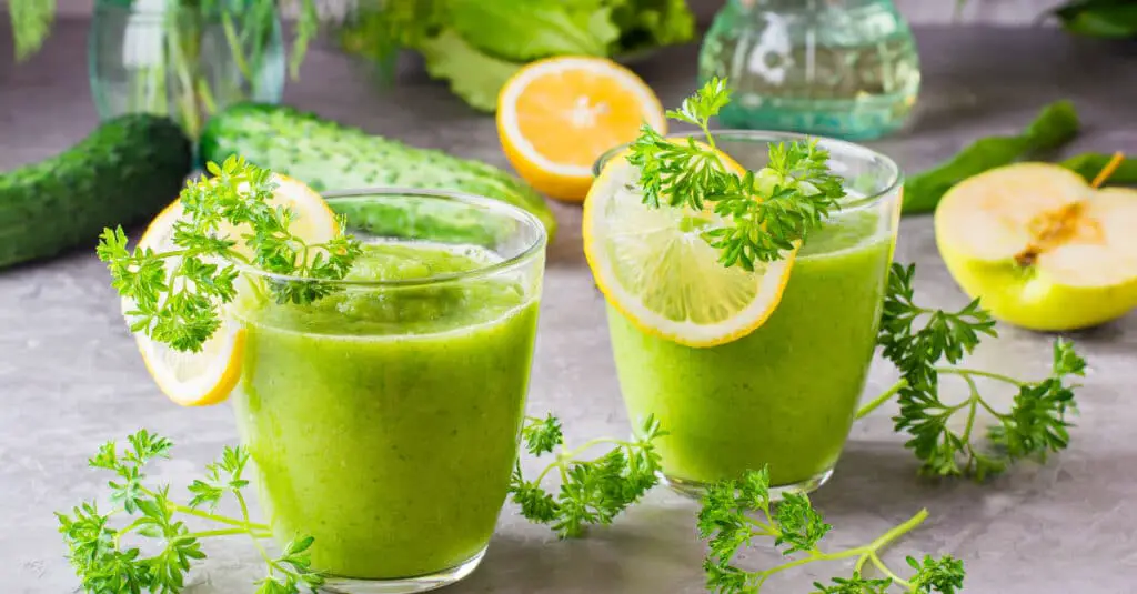 Smoothie au Concombre Pomme et aux Herbes au Thermomix : Fraîcheur et Vitalité Réunies