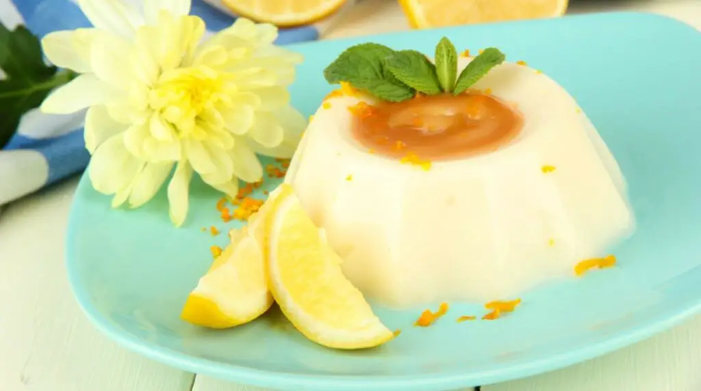 Panna Cotta au Citron avec Sauce Caramel au Thermomix : Un Dessert Élégant et Gourmand