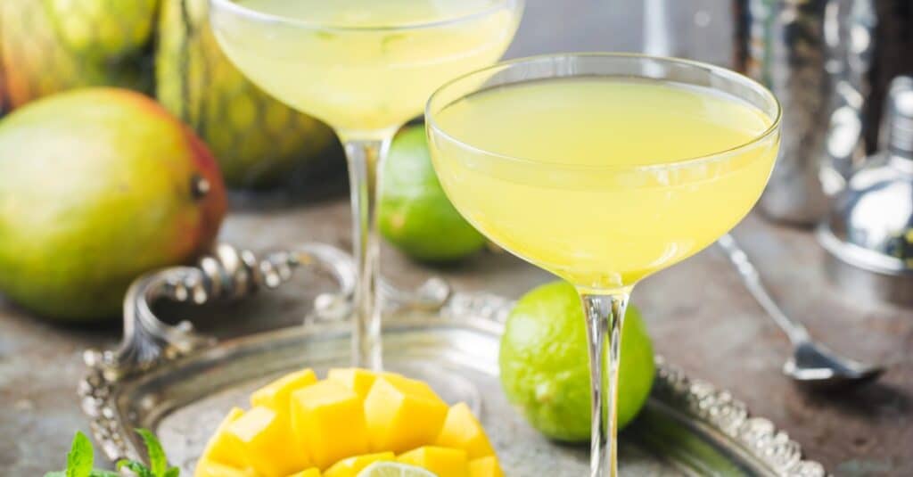 Cocktail Margarita Mangue au Thermomix : Un Mélange Rafraîchissant et Exotique