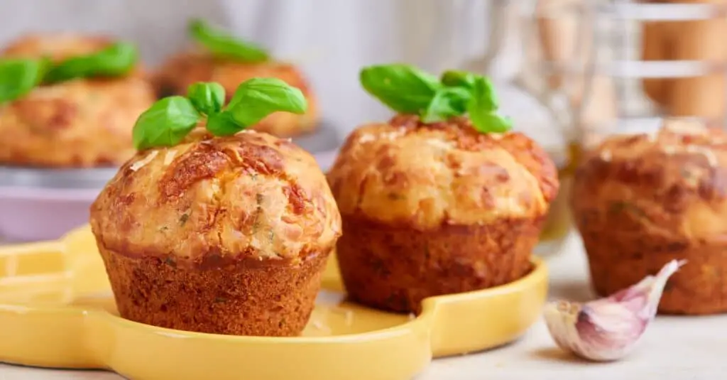 Muffins au Parmesan et Mozzarella à l'Ail au Thermomix : Une Gourmandise Aromatique et Savoureuse