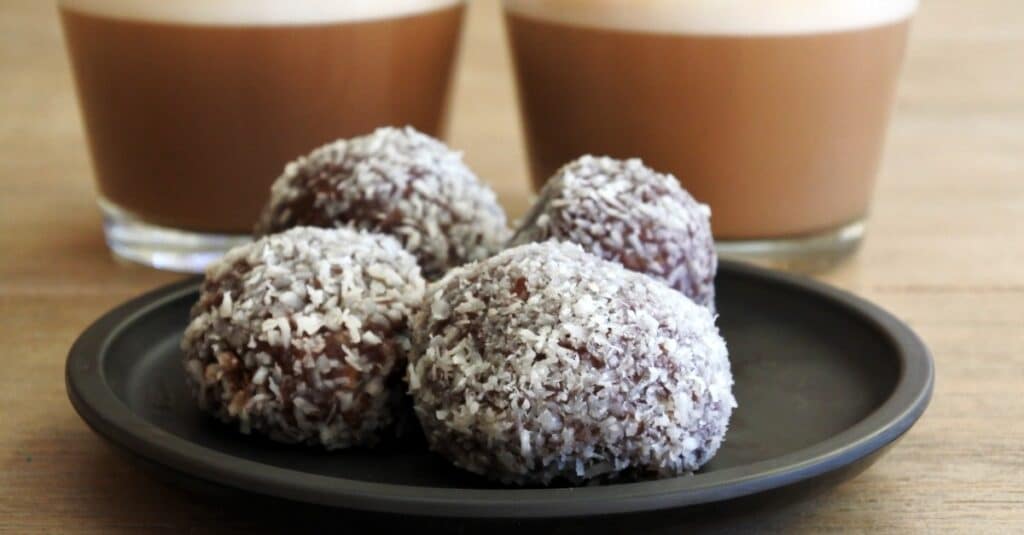 Boules de Chocolat à la Noix de Coco au Thermomix : Des Bouchées Gourmandes et Faciles à Réaliser