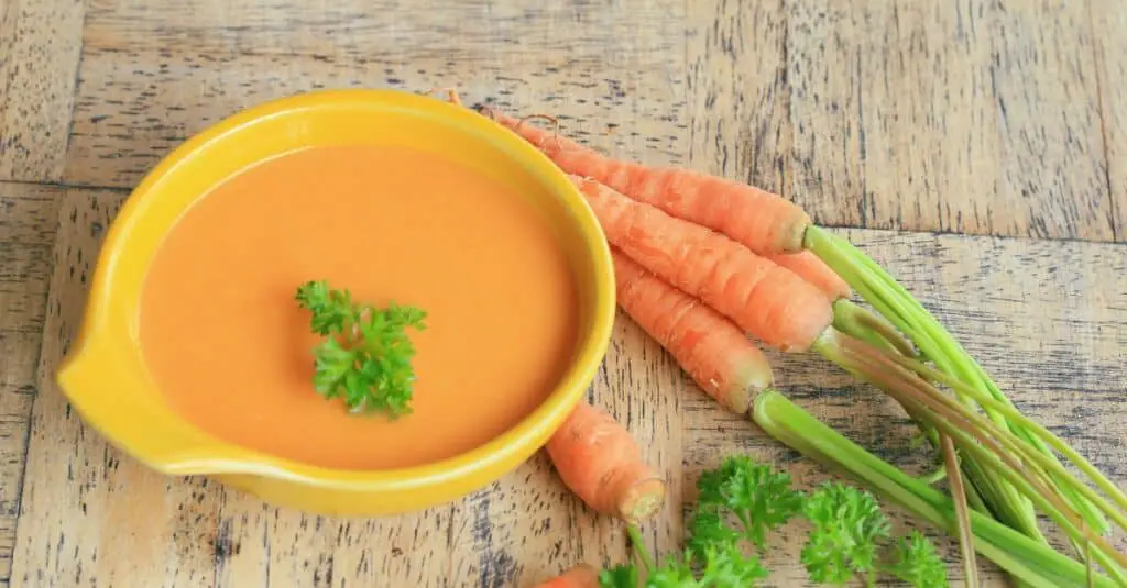 Soupe Légère aux Carottes au Thermomix : Un Bol de Chaleur Réconfortante et Nutritive