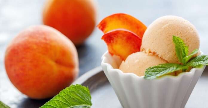 Crème Glacée Succulente à la Pêche au Thermomix : Un Dessert Rafraîchissant et Fruité