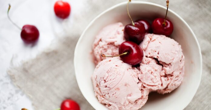 Crème Glacée à la Cerise au Thermomix : Un Délice Fruité et Rafraîchissant