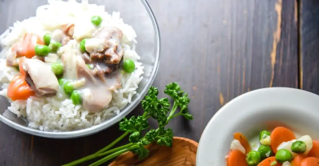 Fricassée de Poulet aux Pois Verts au Thermomix : Un Plat Savoureux et Réconfortant