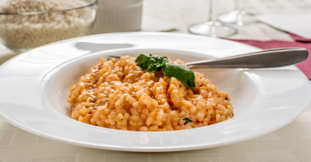 Risotto à la Tomate et au Basilic au Thermomix : Un Plat Crémeux et Savoureux