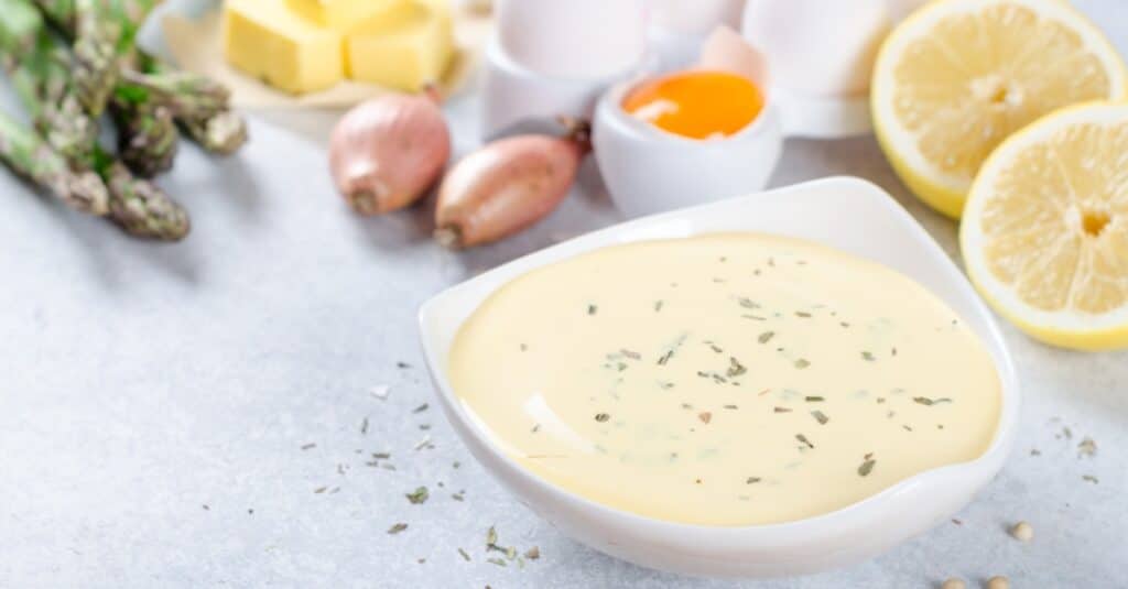 Sauce Béarnaise Onctueuse au Thermomix : Un Accompagnement Parfait pour Vos Viandes