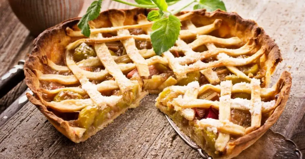 Tarte Tressée à la Rhubarbe au Thermomix : Délice Fruité et Croustillant