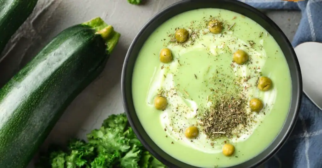 Velouté de Courgette aux Petits Pois au Thermomix : Une Soupe Légère et Savoureuse