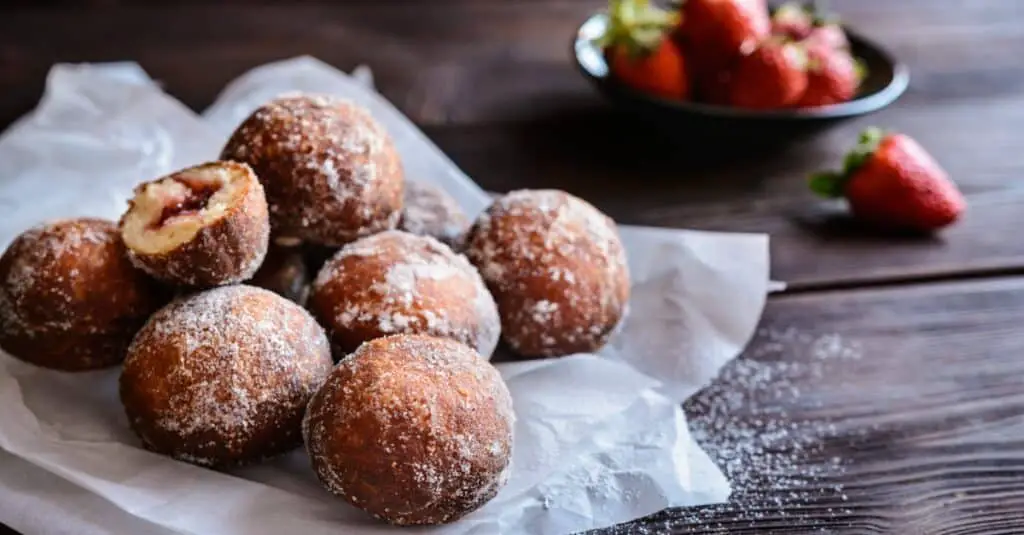 Bomboloni Farcis à la Confiture de Fraises au Thermomix : Un Délice Italien