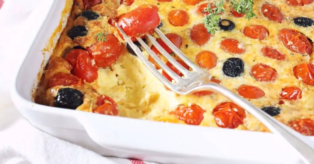 Clafoutis aux Tomates Cerises et Olives au Thermomix : Un Plat Méditerranéen Savoureux