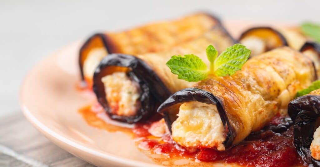 Rouleaux d'Aubergines au Parmesan et Tomate au Thermomix : Un Plat Méditerranéen Savoureux