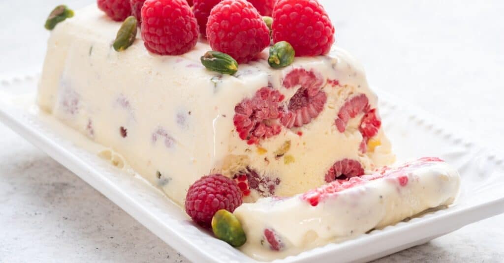 Semifreddo aux Framboises et Pistaches au Thermomix : Un Délice Glacé et Raffiné