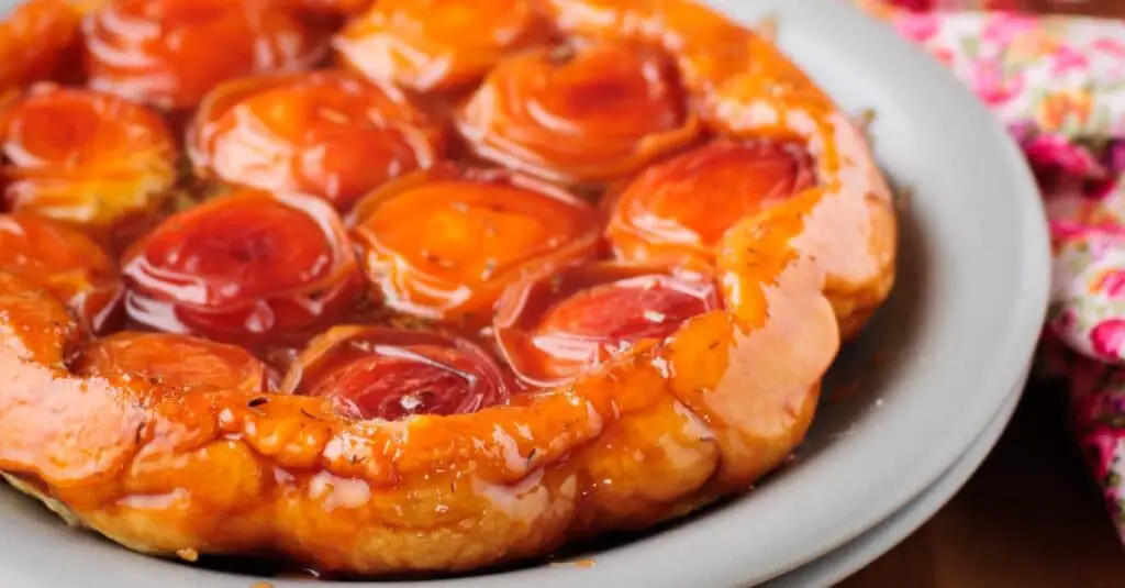 Tarte Tatin aux Pêches et au Thym au Thermomix : Un Délice Caramélisé