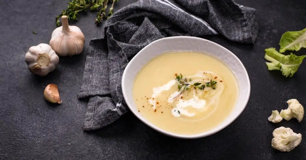 Velouté de Chou-Fleur Weight Watchers : Un Potage Légèrement Crémeux et Réconfortant