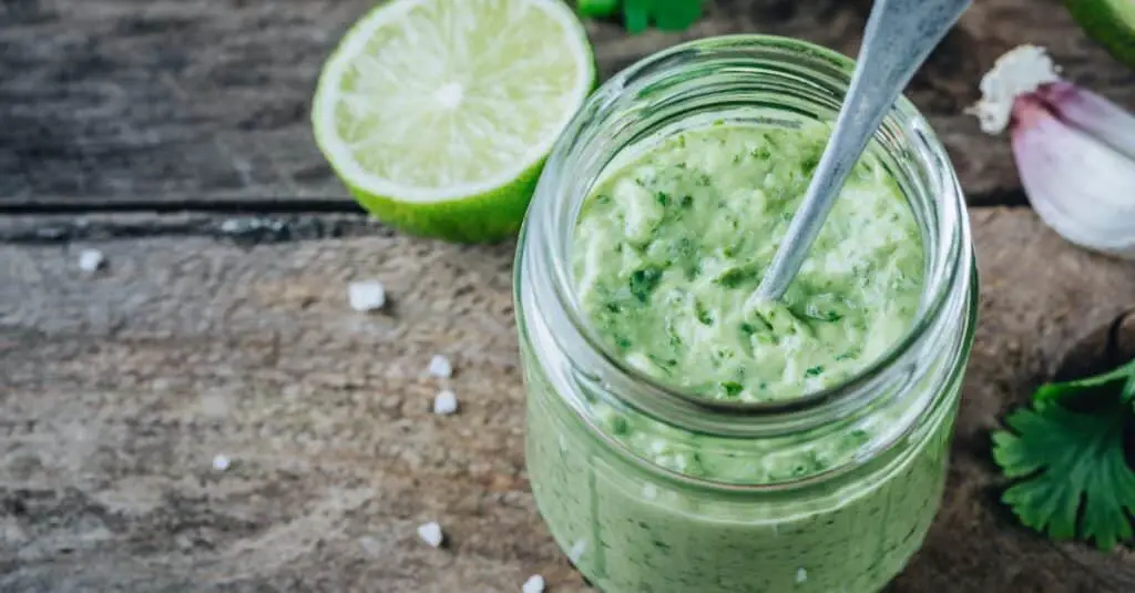 Vinaigrette à l'Avocat et Coriandre au Thermomix : Une Touche de Fraîcheur Exotique