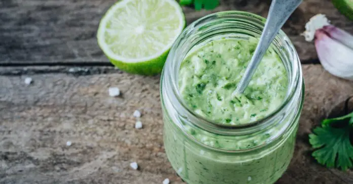 Vinaigrette à l'Avocat et Coriandre au Thermomix : Une Touche de Fraîcheur Exotique