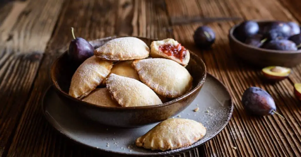 Chaussons aux Prunes au Thermomix : Délices Fruitée et Feuilletée