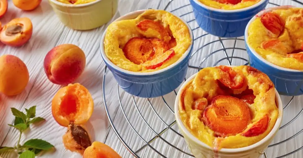 Clafoutis Individuels aux Abricots et Lait de Coco au Thermomix : Un Dessert Fruité et Exotique