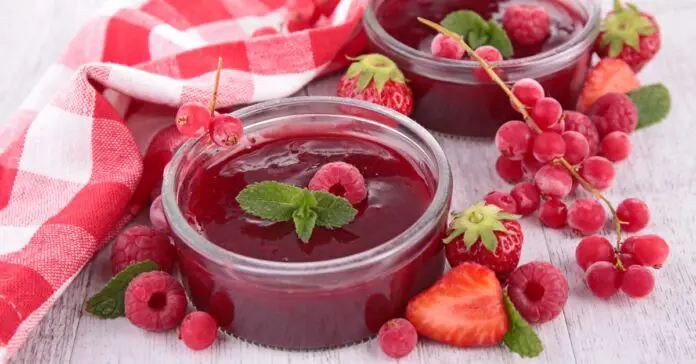 Confiture de Fraise Framboise et Groseille au Thermomix : Un Délice Fruité Maison