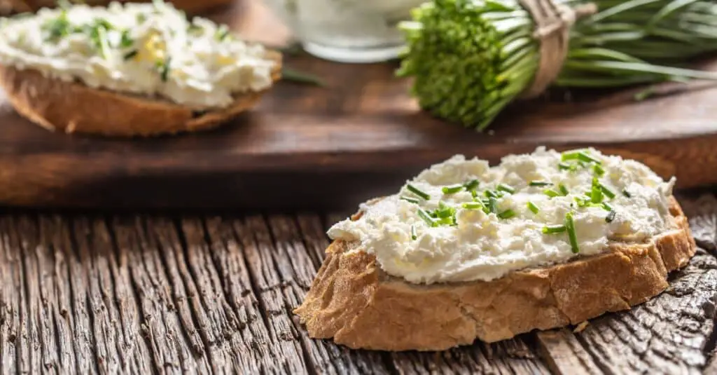 Dip de Fromage à la Crème et Ciboulette au Thermomix : Une Touche de Fraîcheur pour vos Apéritifs