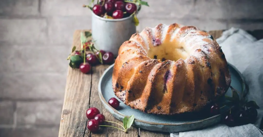 Gâteau Bundt Fait Maison aux Cerises au Thermomix : Un Délice Moelleux et Fruité